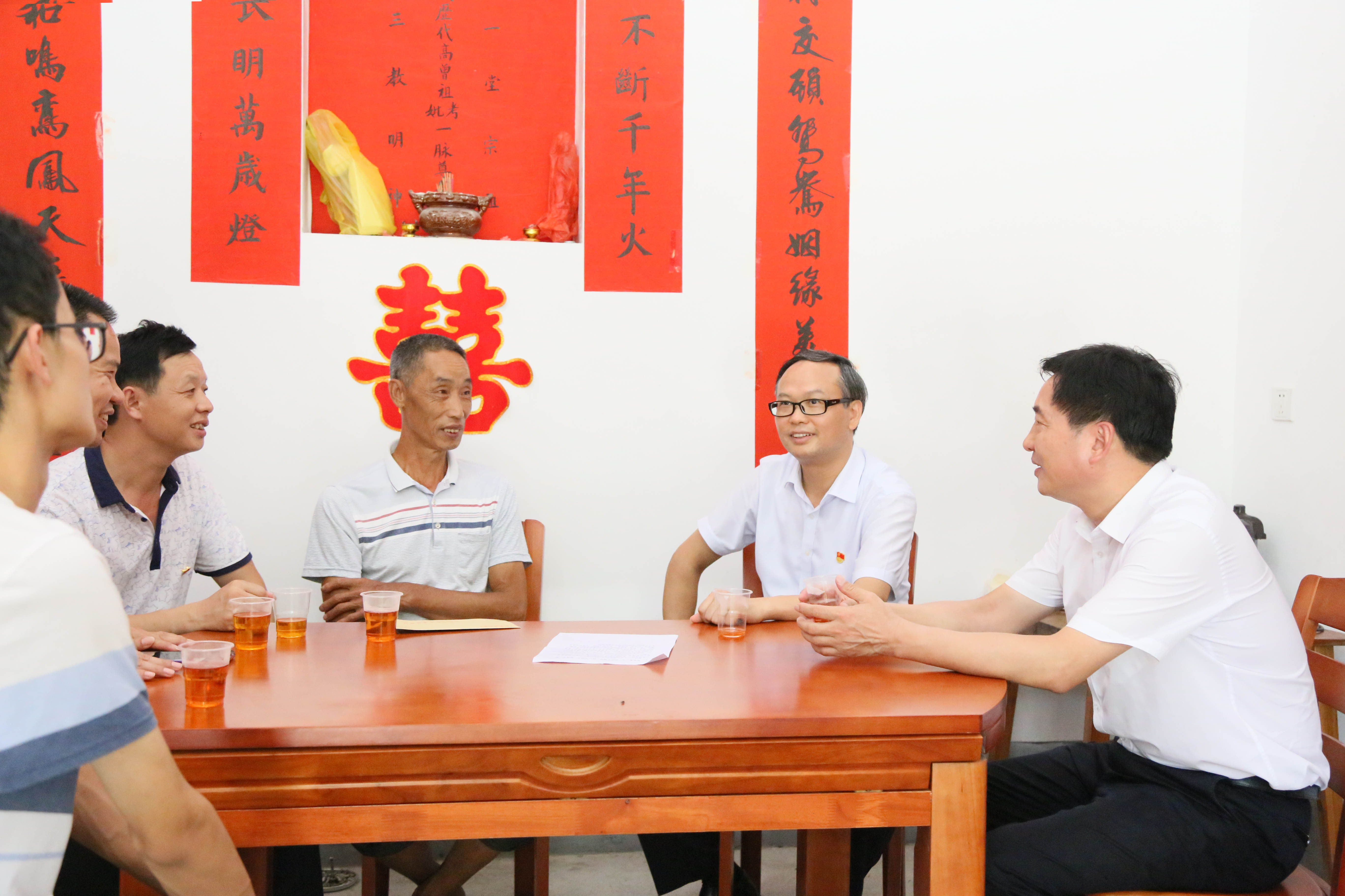快讯！覃万成来炎开展脱贫攻坚和软弱涣散村党组织建设工作