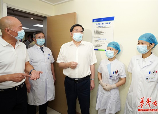 杜家毫在长沙调研部分民营企业：坚定不移推动湖南民营经济高质量发展