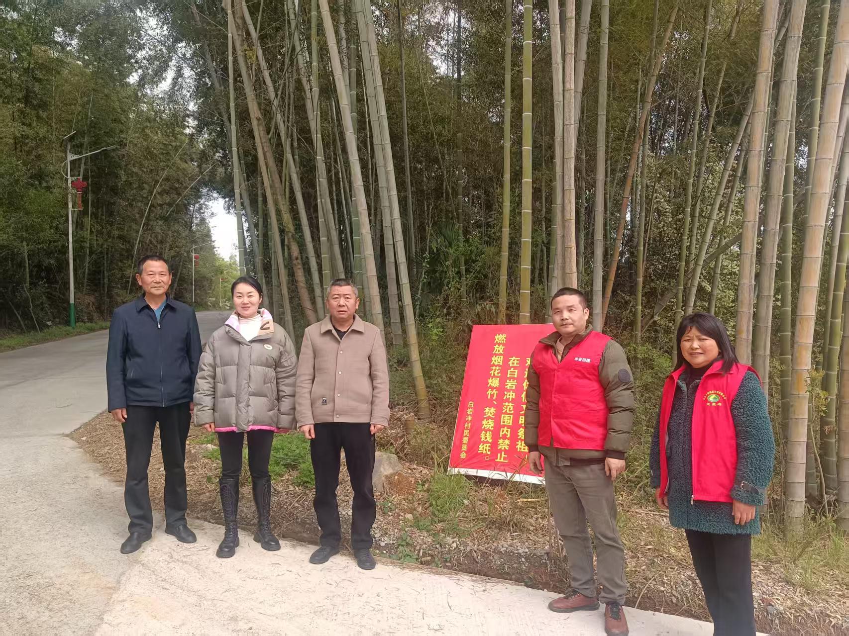 黄土店镇：文明祭扫 倡导绿色清明新风尚