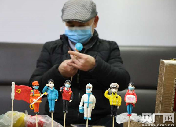湖南：非遗传承人创作“抗疫面人”，致敬“疫”线先锋