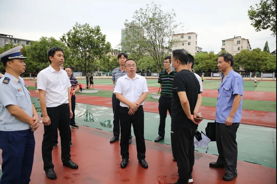 准备就绪！颜和平调研指导高考备考工作