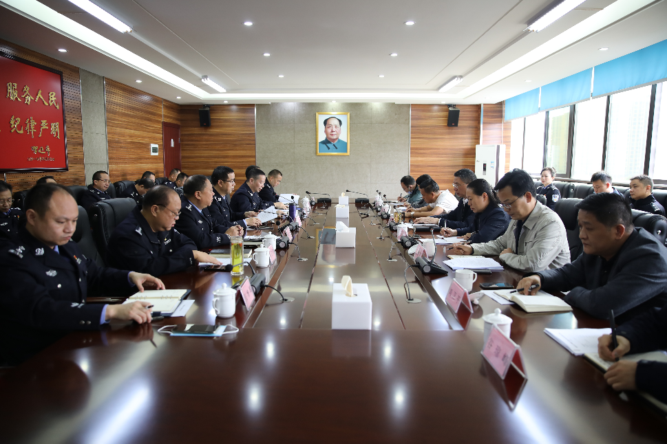 刘浪调研公安警务工作