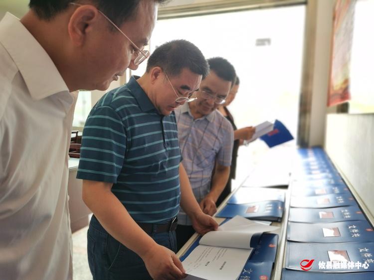 市政协副主席余群明来攸督导重点帮扶村脱贫攻坚工作