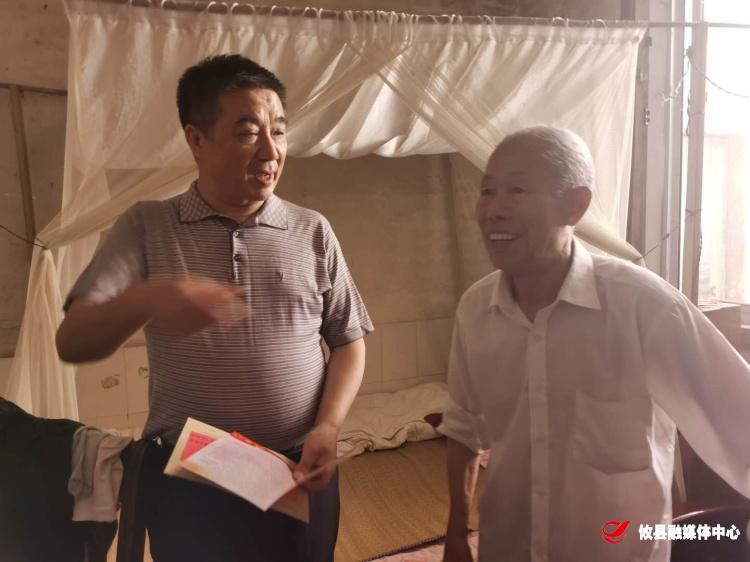 庆八一：吴爱清走访慰问抗美援朝老兵