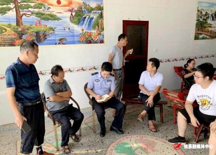 丫江桥镇开展“警民共建　平安创建”志愿服务活动