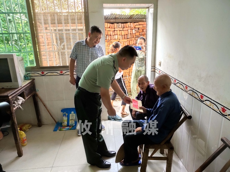 纪念中国人民抗日战争胜利75周年丨县领导走访慰问99岁抗战老兵