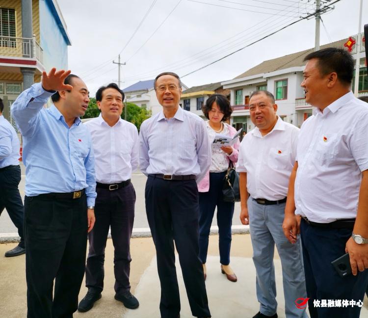 中国侨联主席万立骏来攸调研　强调：发挥侨界优势　助力脱贫攻坚