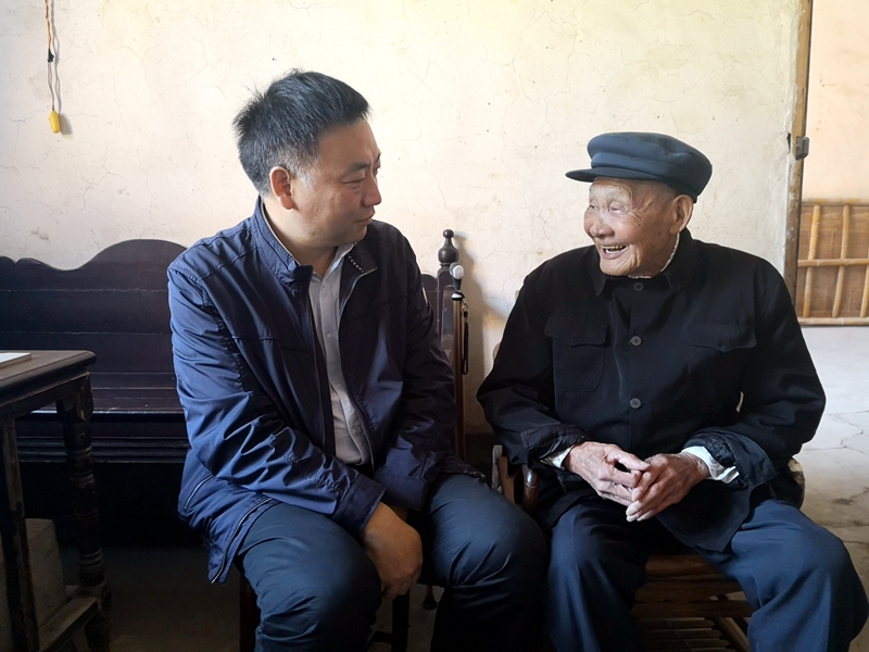 “九九”重阳节|县领导看望慰问百岁老人