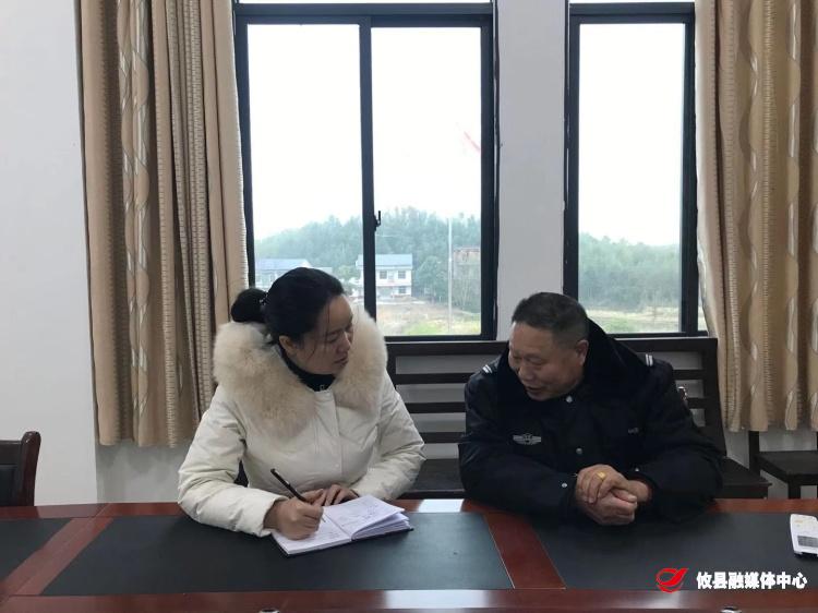 县领导到宁家坪镇龙旺村实地调研指导村（社区）“两委”换届工作