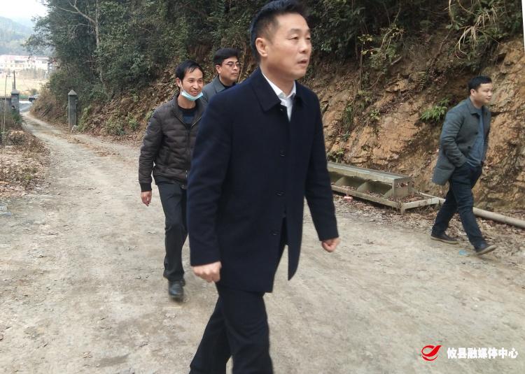县领导到黄丰桥镇督查安全生产工作