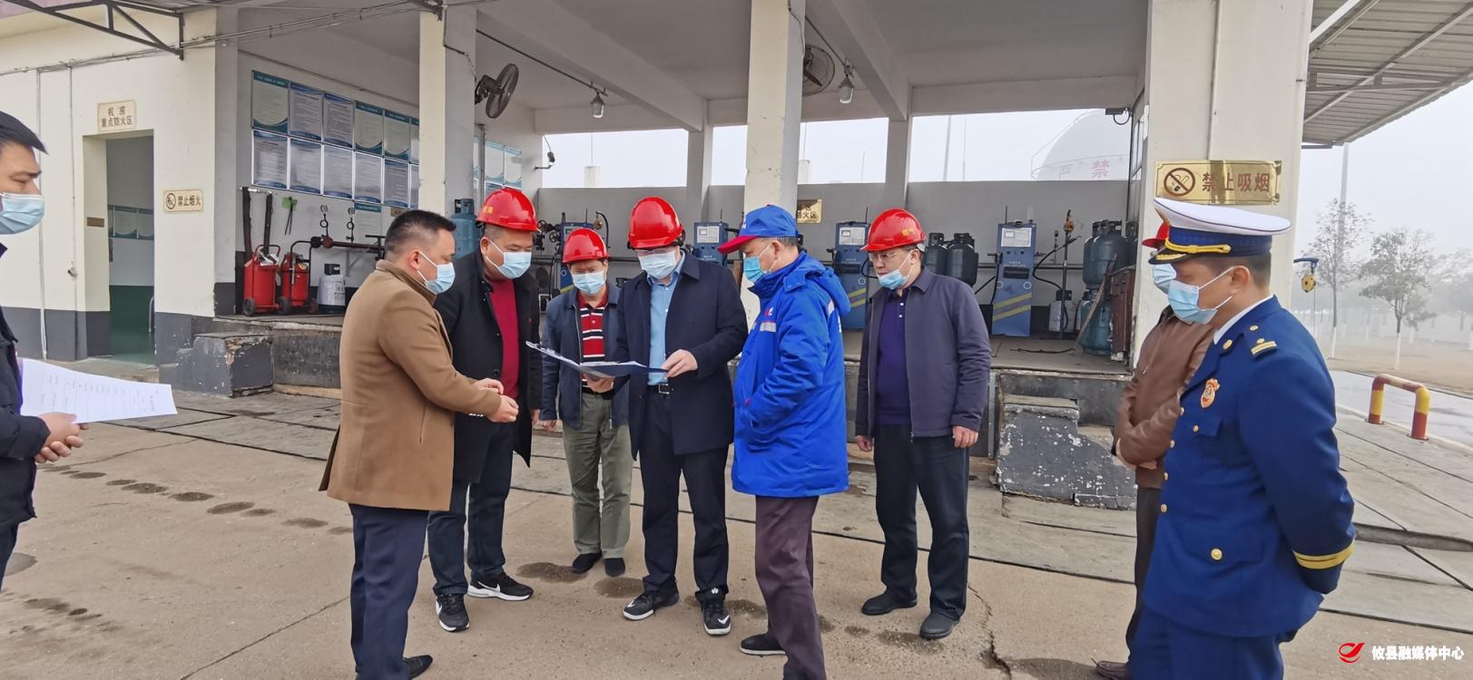 县领导到江桥街道走访慰问老党员并进企督导安全生产及疫情防控工作