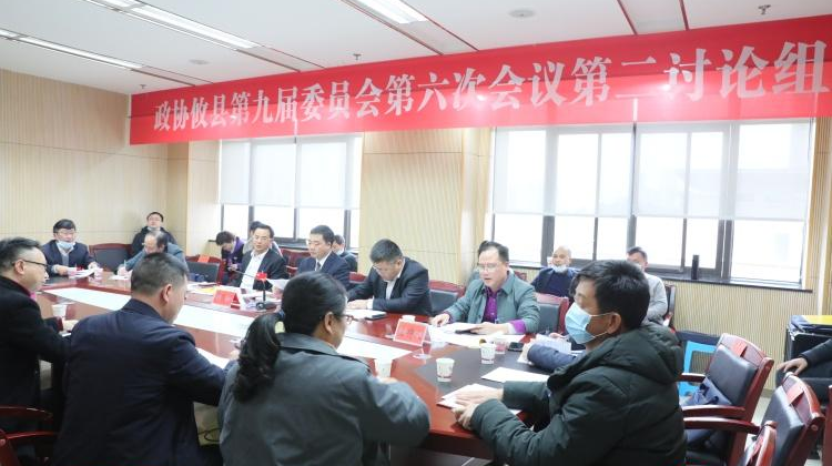 【两会聚焦】李鹏程参加政协委员联组讨论