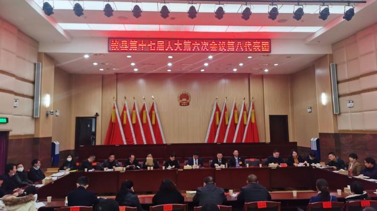 【两会聚焦】吴爱清参加第八代表团讨论