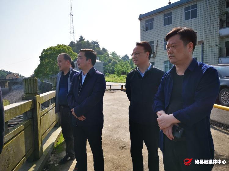 李鹏程督导防汛抗旱工作