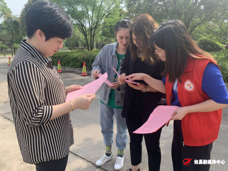 【攸县党旗下的新时代文明实践：我为群众办实事】网岭镇开展“一盔一带”志愿宣传服务活动