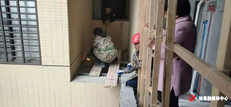 加强小区管理，整治违建“零容忍”