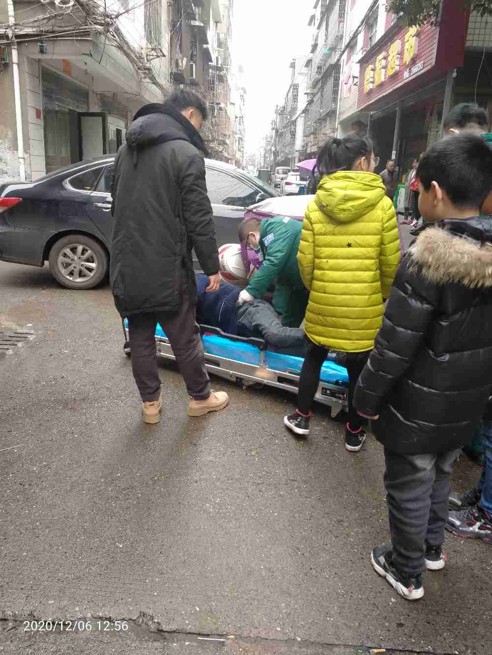 安装减速带