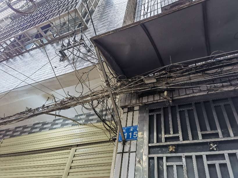 双谭路“蜘蛛网”多次投诉无任何实质性结果，今年可以吗？