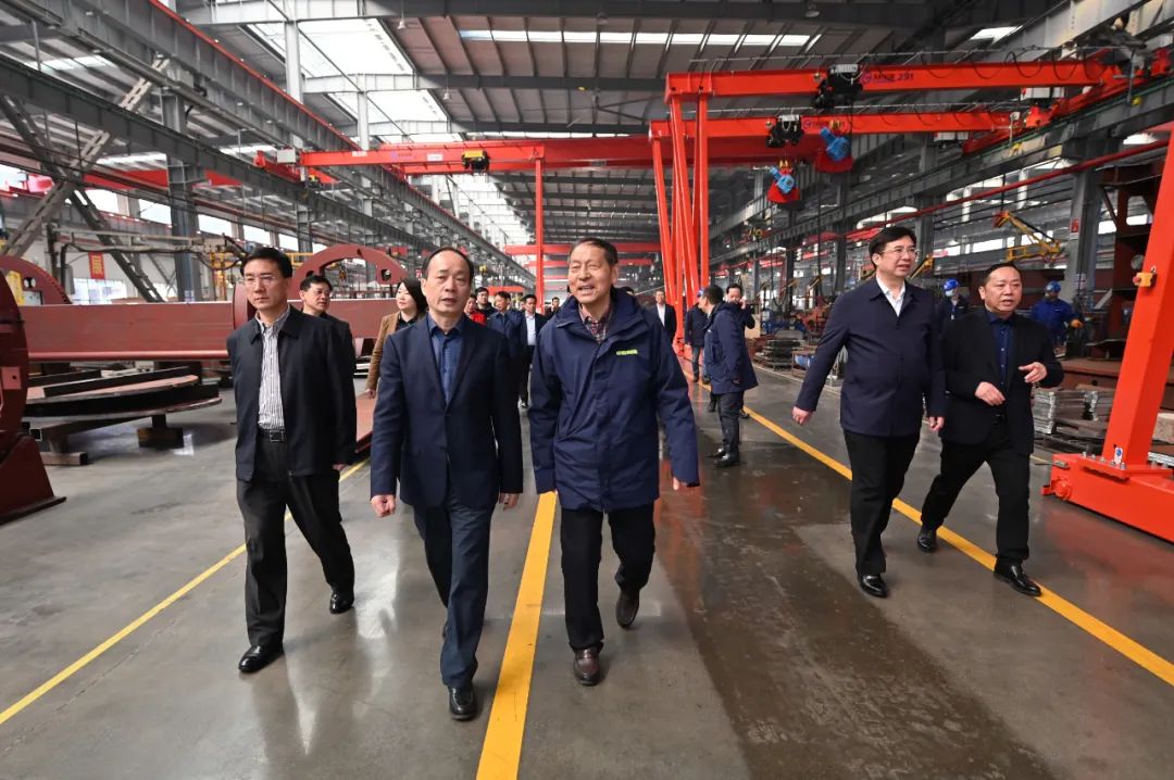 新春上班首日，周德睿邹文辉等市领导集中到园区走访调研