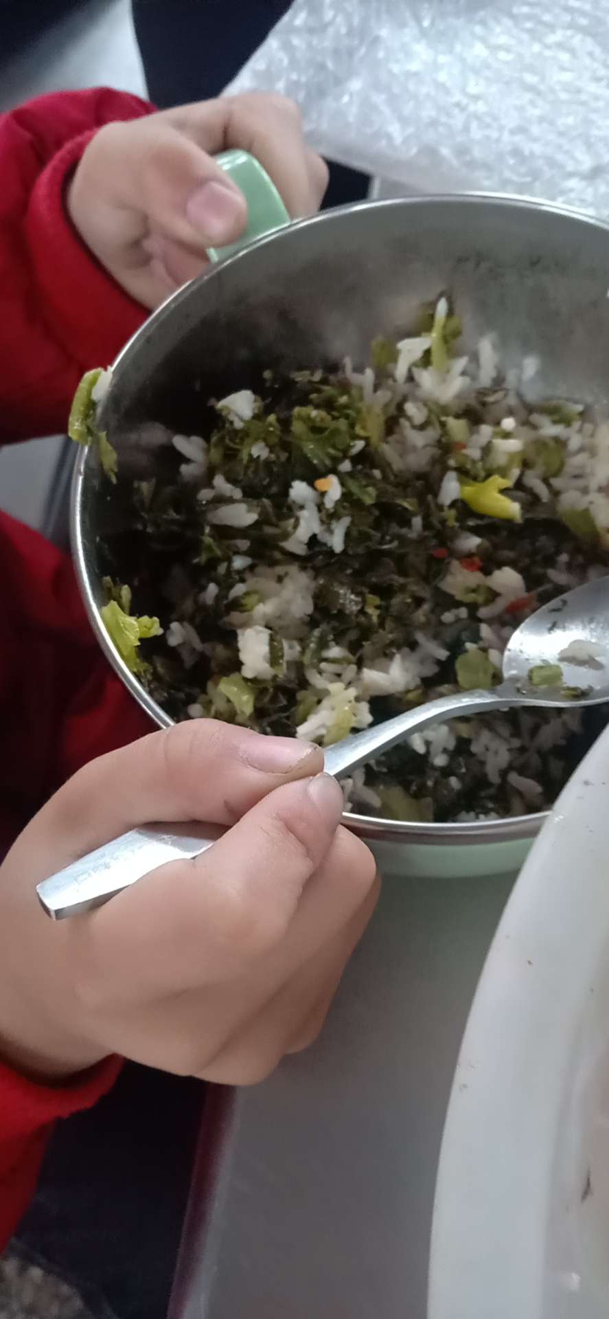 于心何忍，良心何在，教书育人，良心比煤炭还要黑