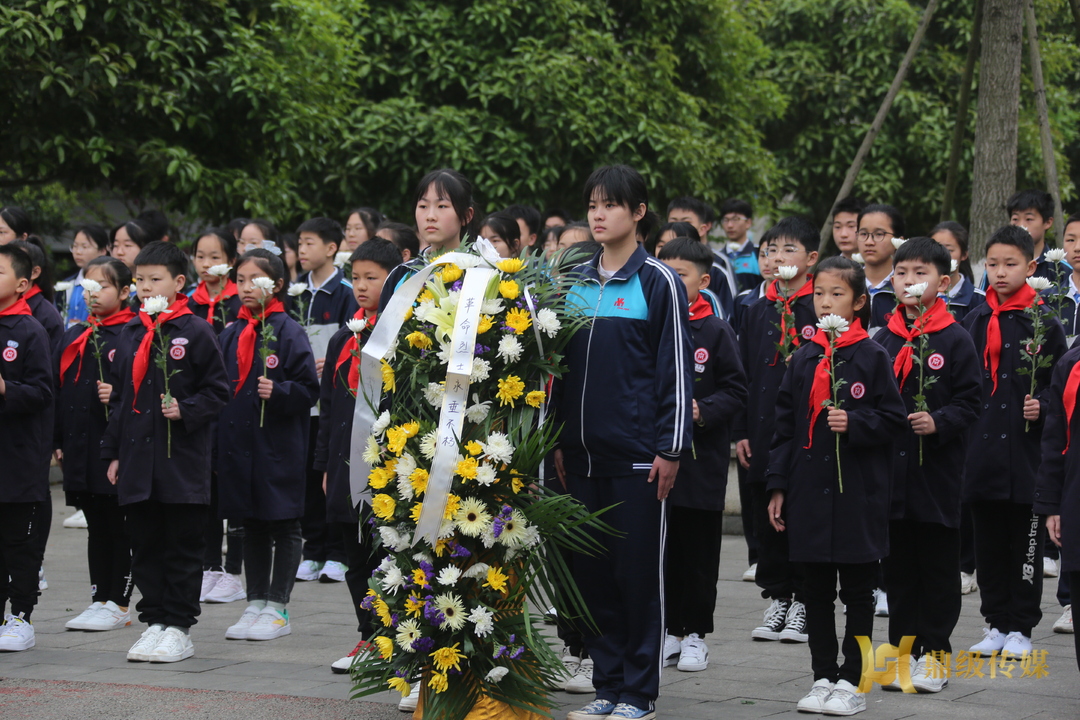 鼎城：5万学生清明缅怀烈士、崇尚英雄