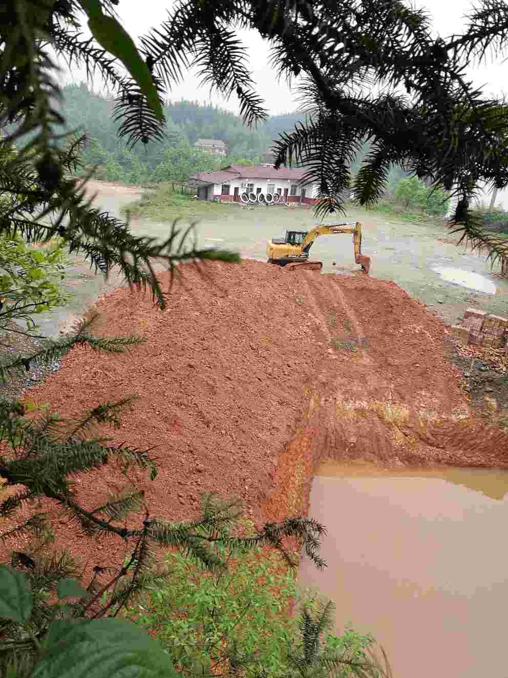 关于乡村居民区新建混凝土搅拌厂的环评与选址问题咨询