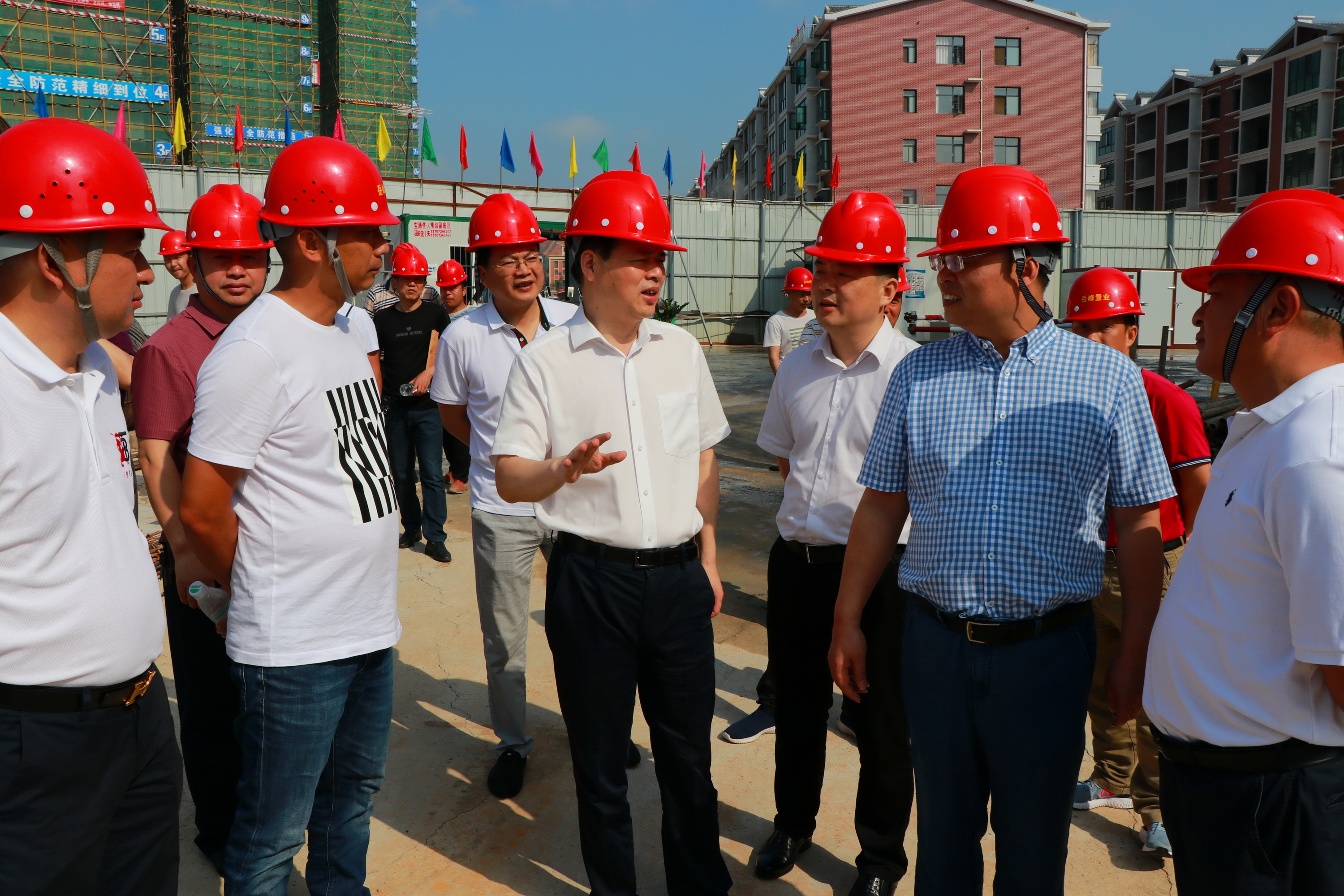 【奋战一百天 实现双过半】尹培国督查大气污染防治工作