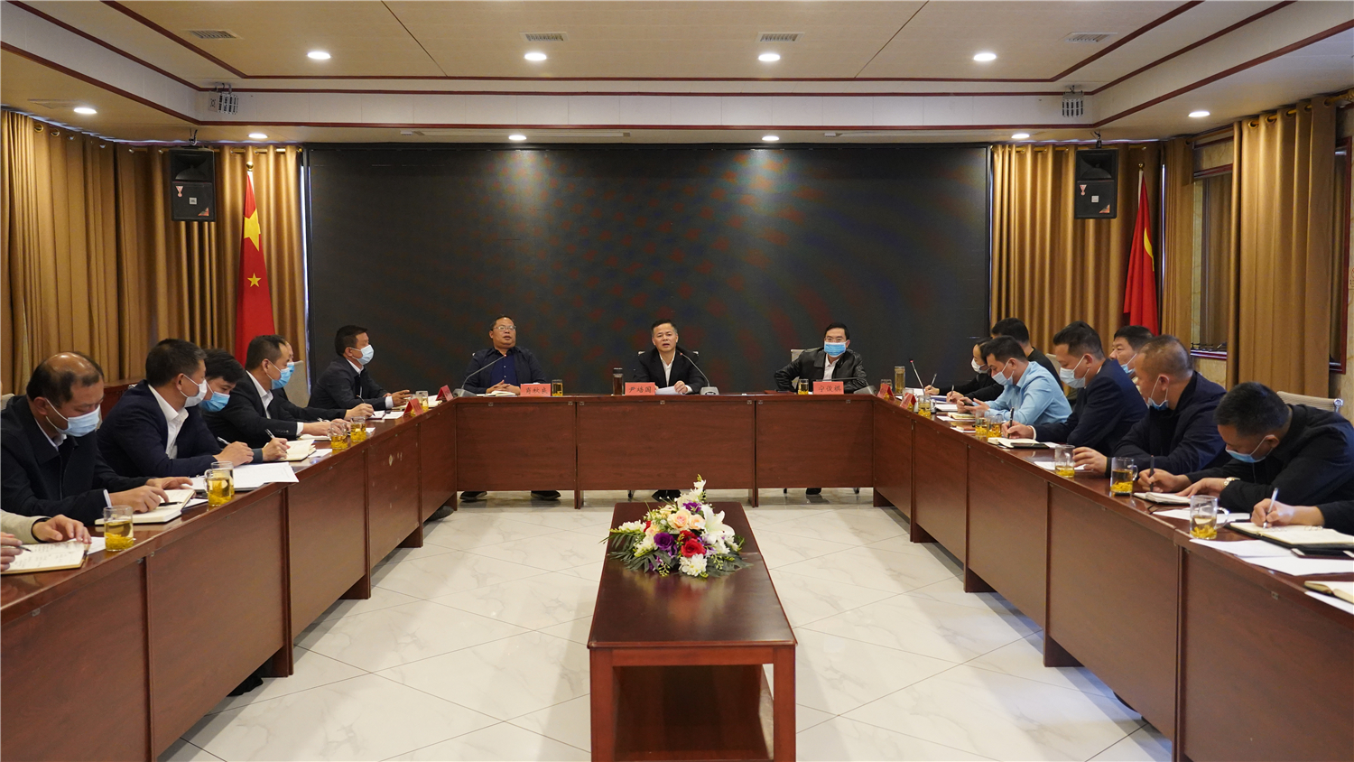 尹培国调度开云片区乡村振兴建设工作