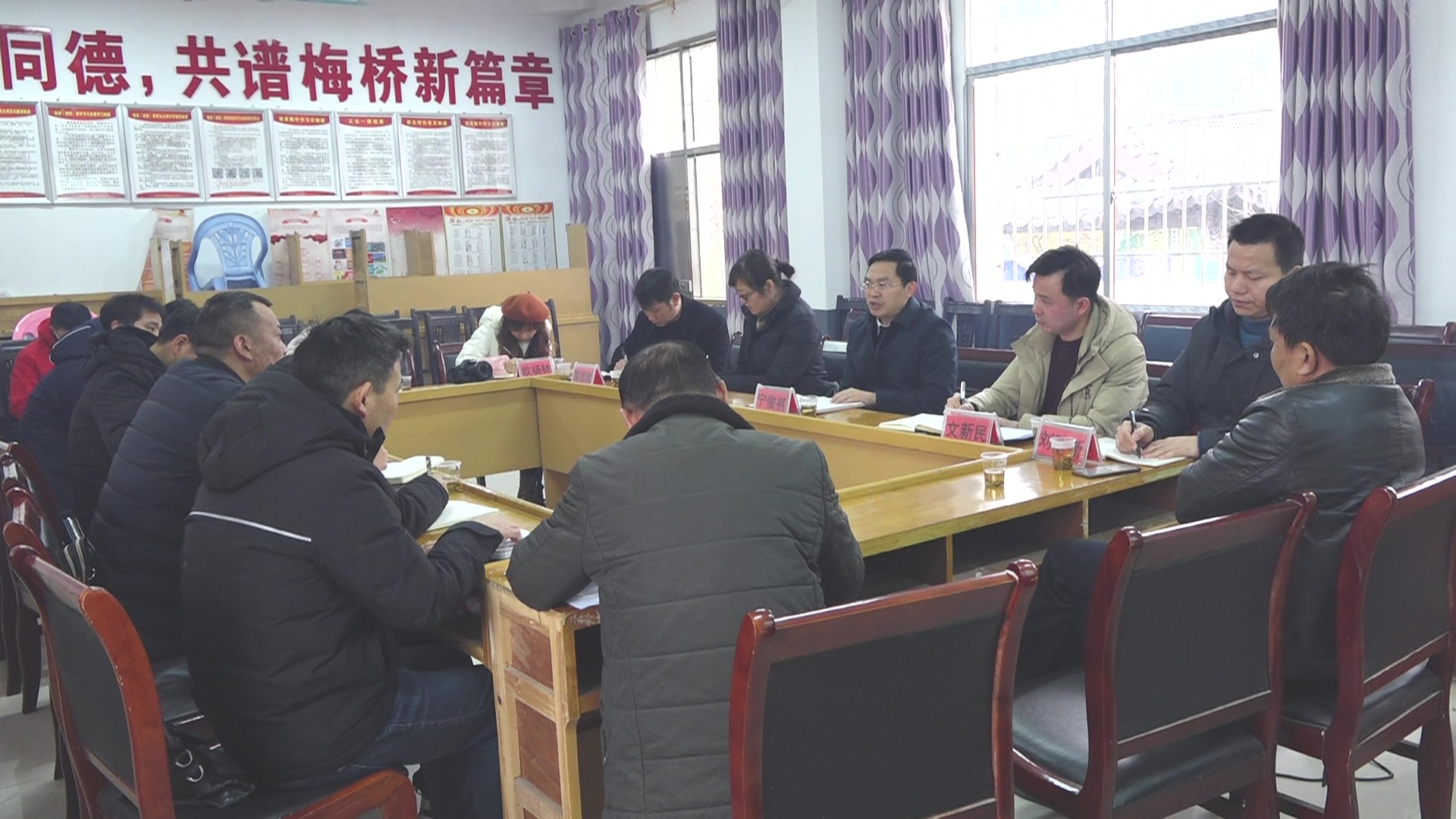 宁俊祺督导村（社区）“两委”换届选举工作