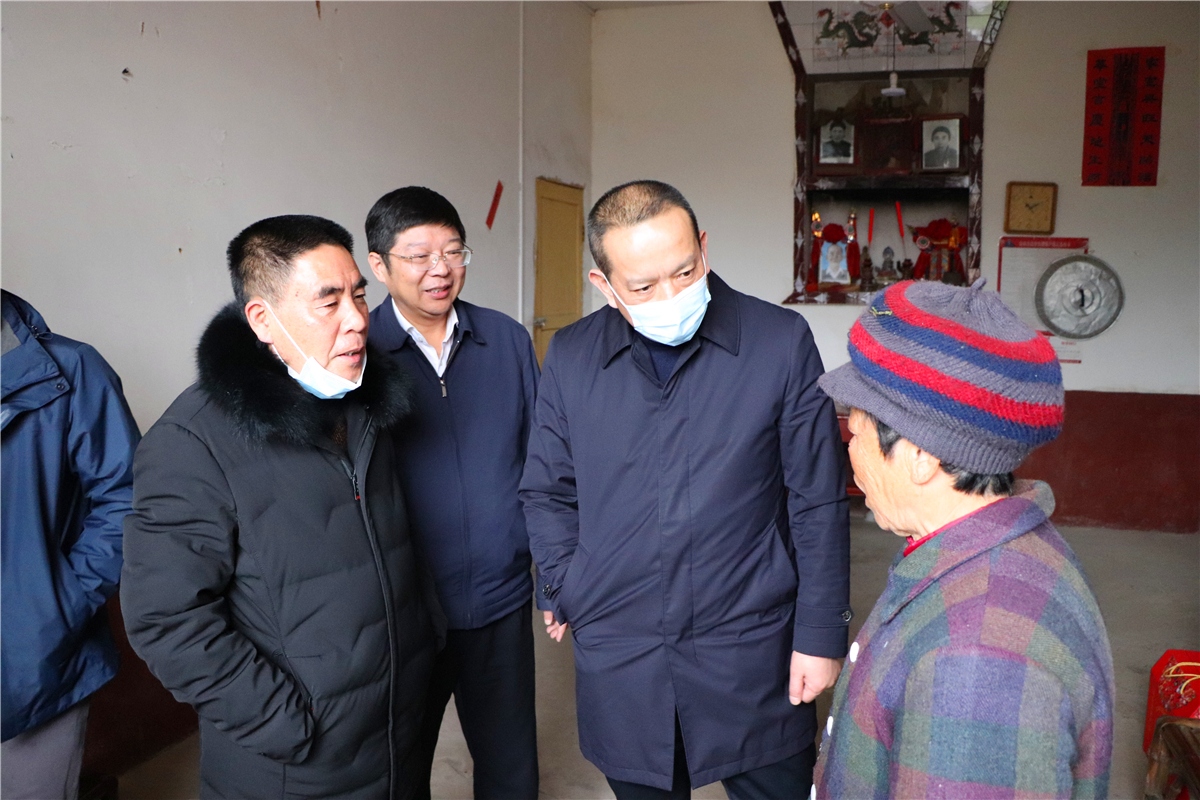 副市长彭玉明看望慰问基层群众
