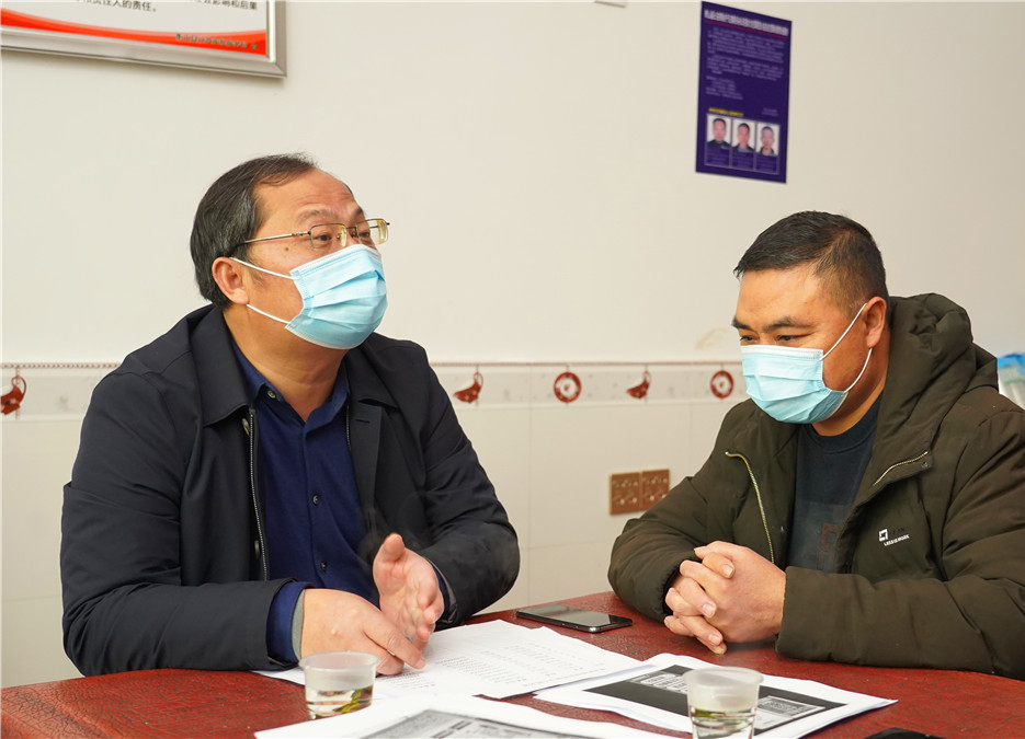 肖秋良督导开云镇疫情防控工作