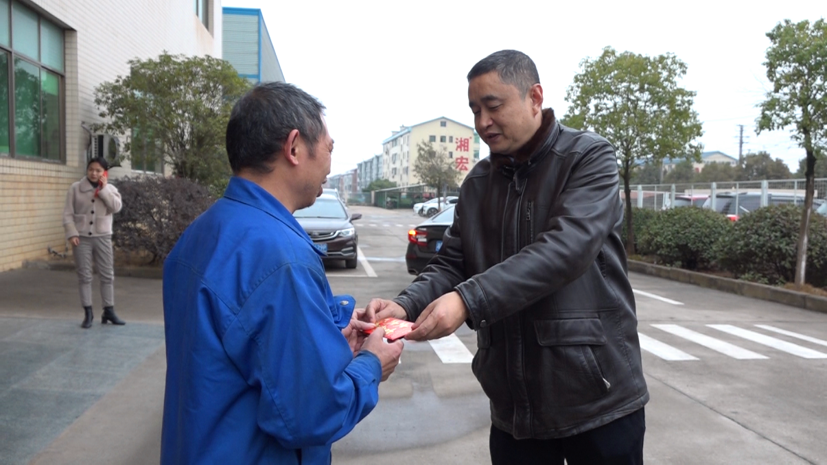 阳建中走访慰问企业一线职工