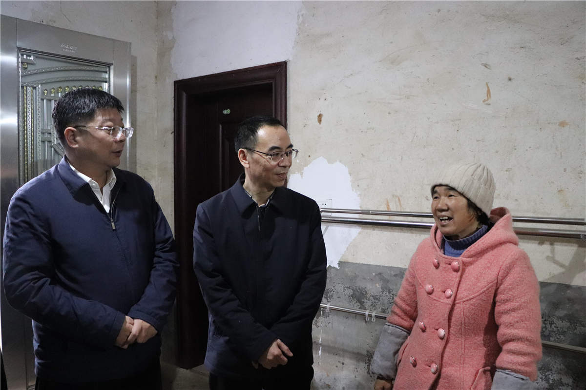 胡建福调研白果镇乡村振兴和脱贫攻坚工作