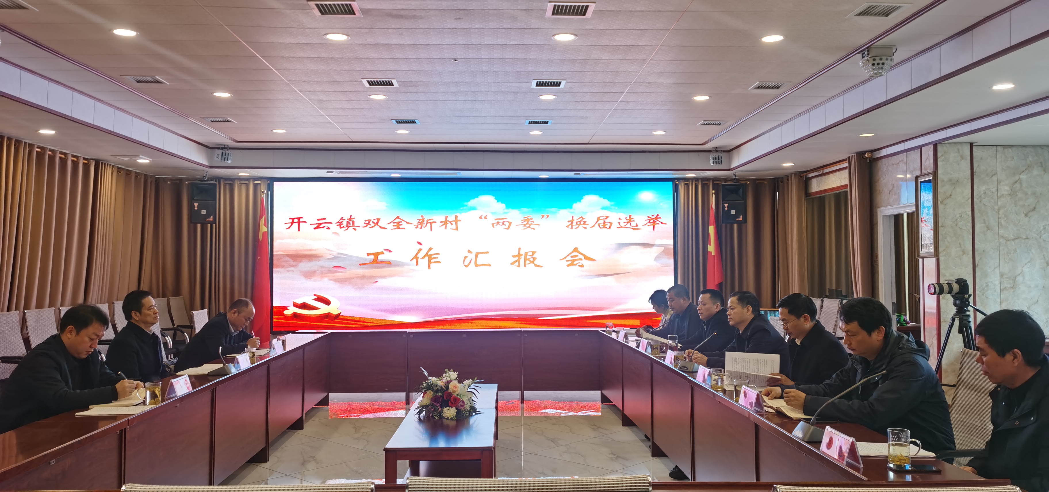 刘泽友督查我县村（社区）“两委”换届选举工作