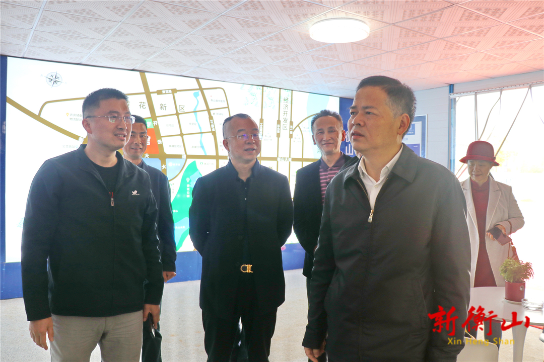 【奋战一百天 实现双过半】尹培国调度黄花新区项目建设工作