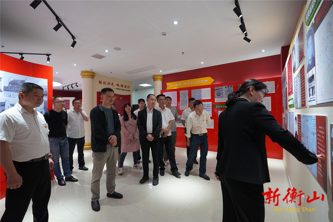 县融媒体中心开展“学史崇德”专题学习研讨