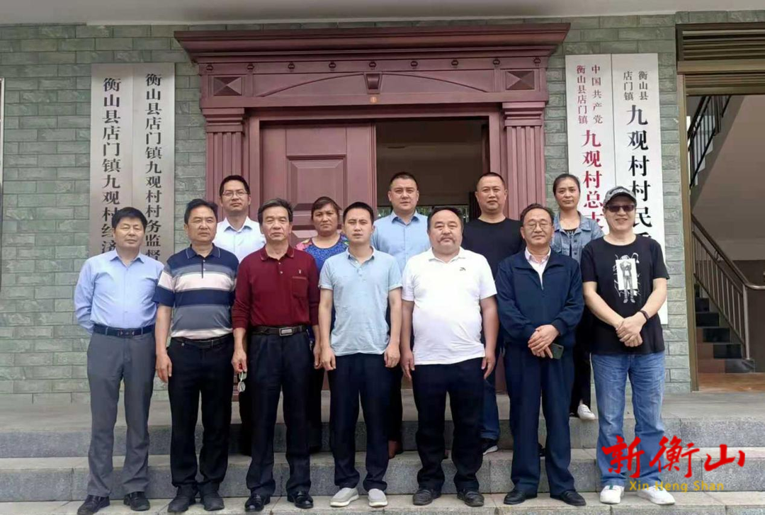 我为群众办实事——卫健局驻村干部交接美丽乡村建设工作