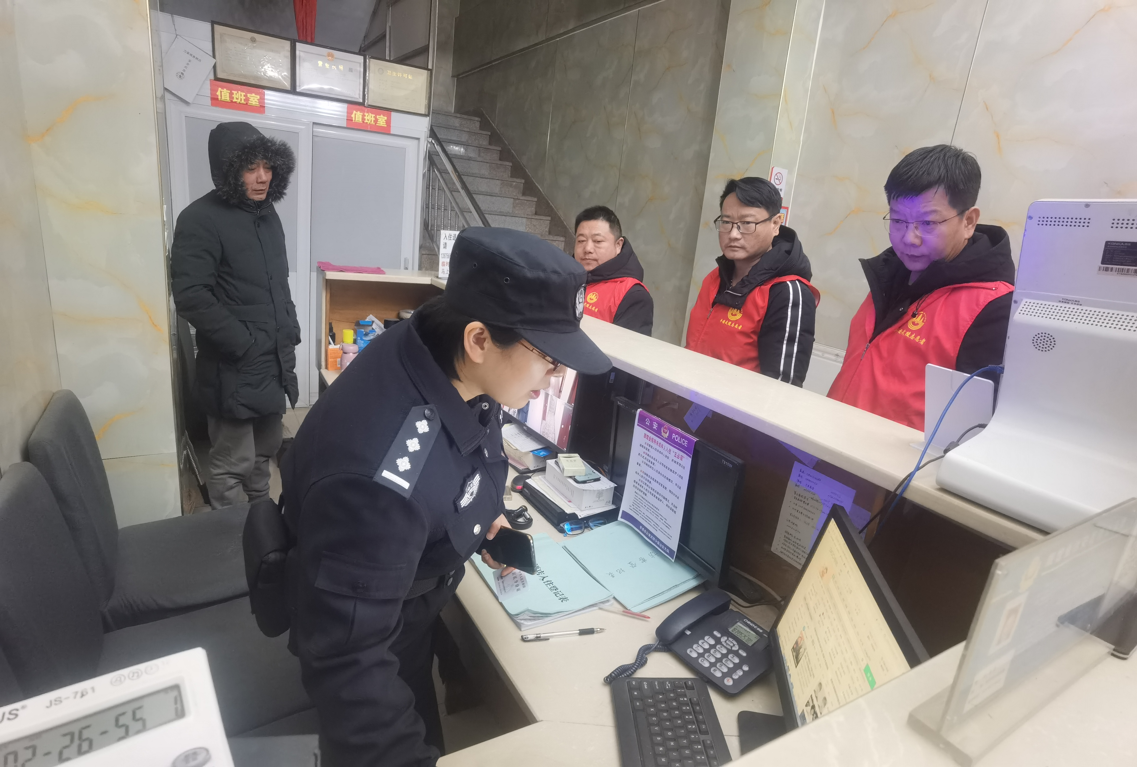 武陵区永安街道开展夜间巡逻防控行动