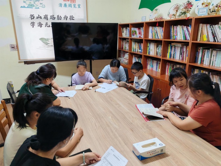 曉塘社區(qū)：紅色伴讀溫暖困境兒童成長(zhǎng)路