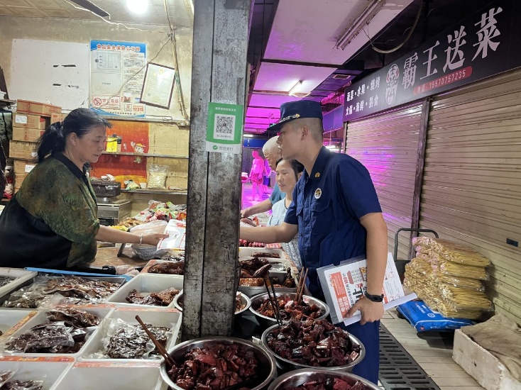 曉塘社區(qū)聯(lián)合消防大隊開展人員密集場所消防安全宣傳檢查行動