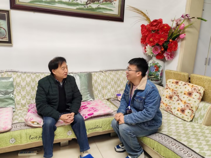 飛機(jī)坪社區(qū)：摸排完善黨員信息 做實(shí)基層黨組織服務(wù)