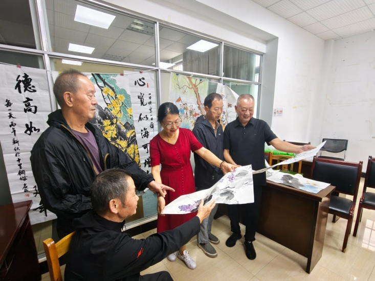 飞机坪社区：翰墨飘香进社区 党群阵地润民心