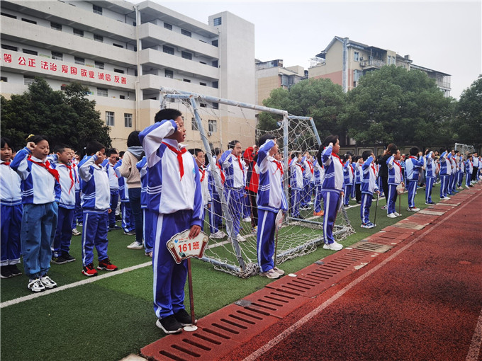 湘鋼一校舉行慶祝中國少年先鋒隊(duì)建隊(duì)72周年主題活動