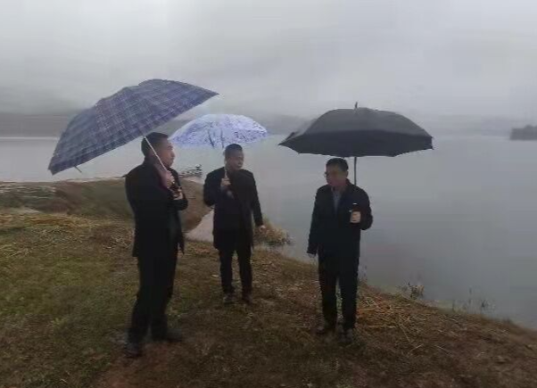 林治学巡查兰家洞水库