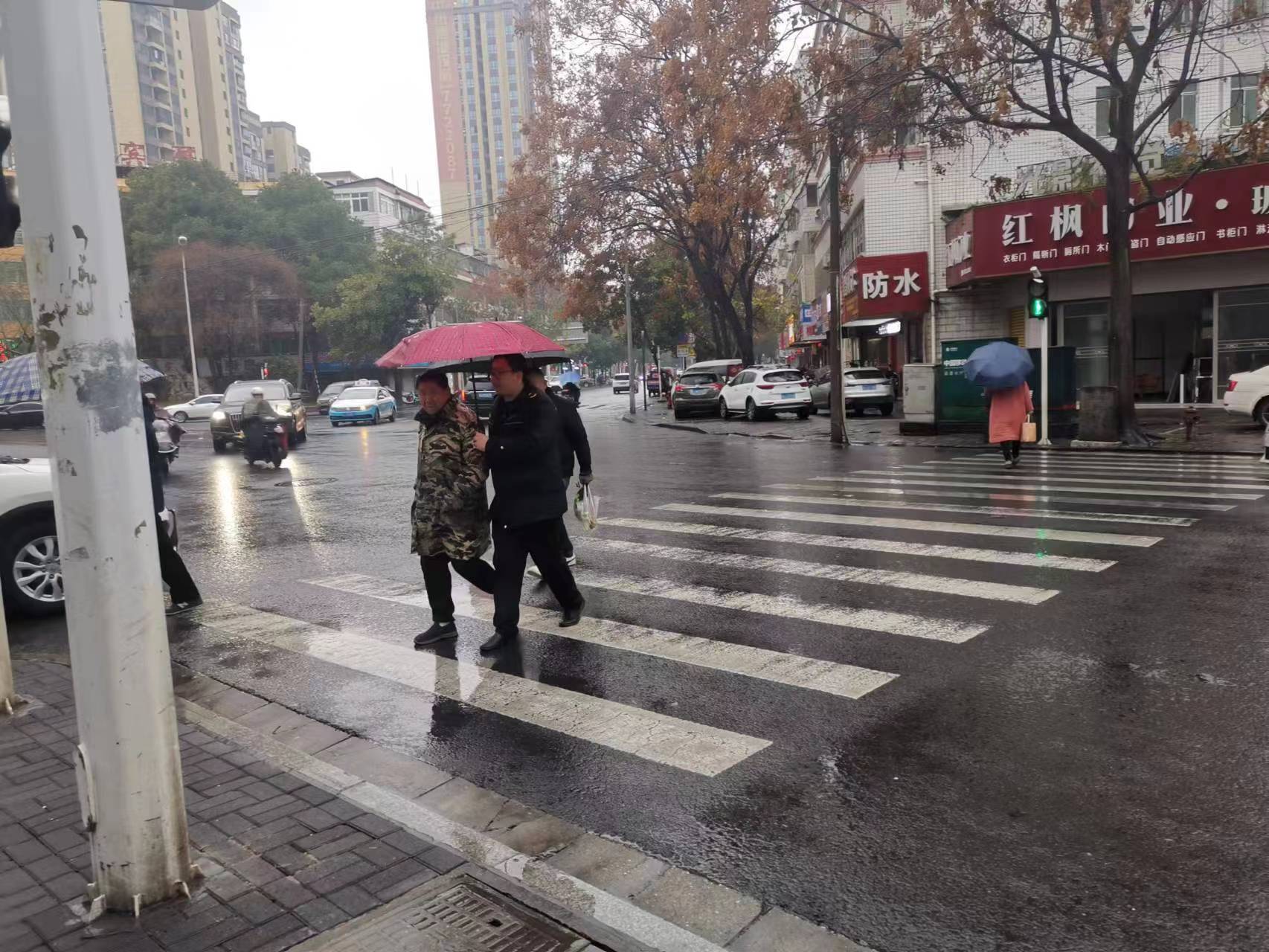 城管丹阳中队：温暖一个人 文明一座城