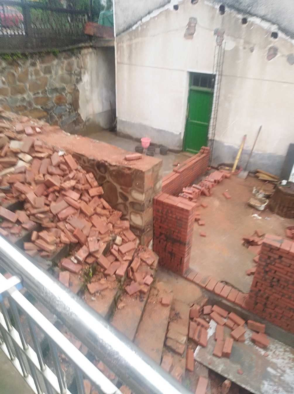 违法乱建私房