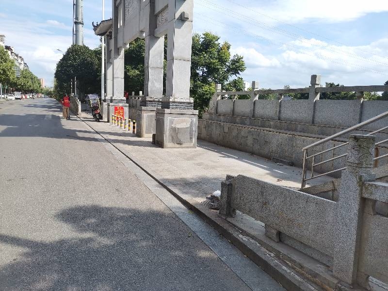 小码头护栏损坏
