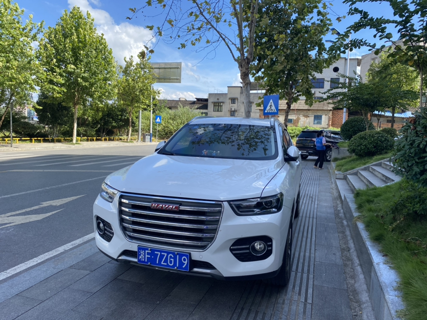 车辆违规停放
