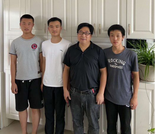 没有最强只有“更强”！这位班主任今年带出3个清北生