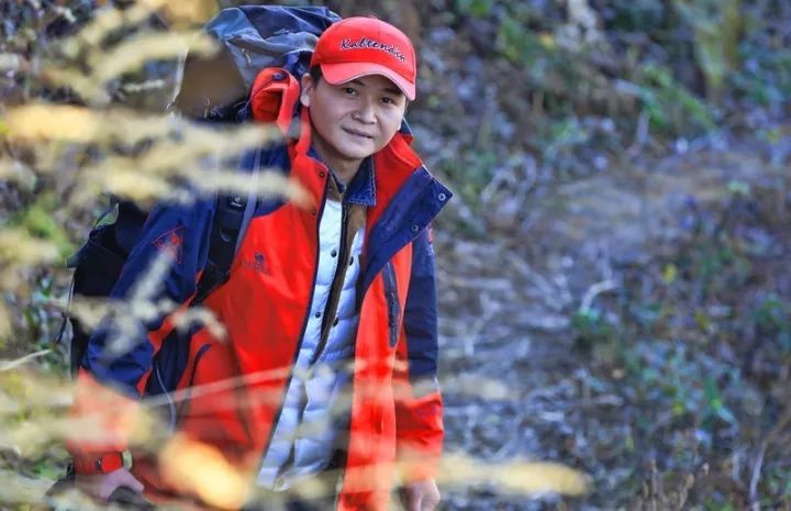 向内，我愿是故乡的摆渡人